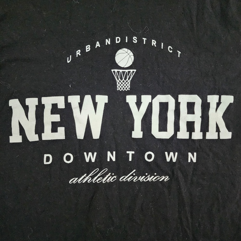 Pretty Little Thing  New York Down Town Black T‎ Shirt Women's Size M